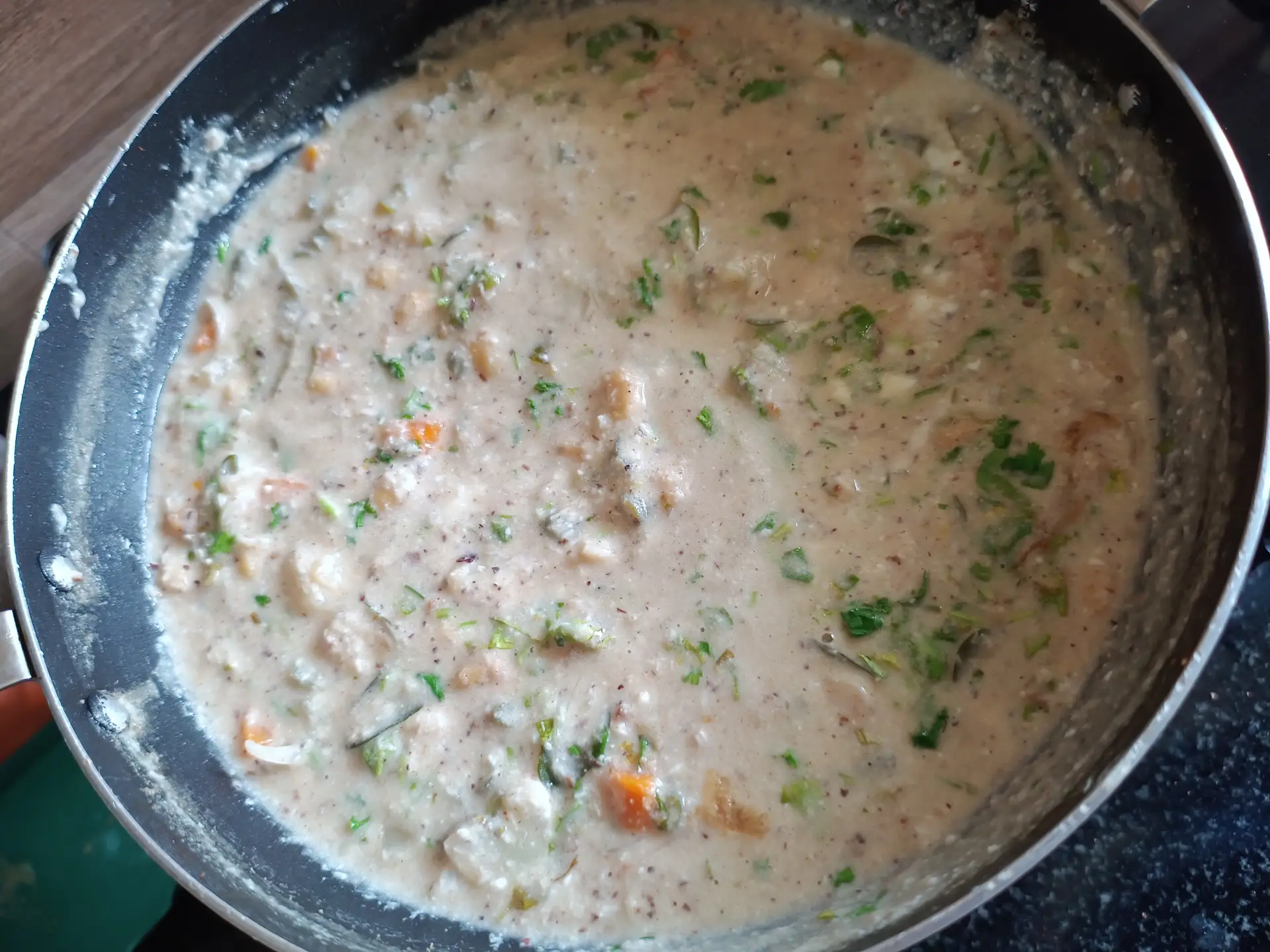 A cook's photo of उडुपी वेल्लई कुरमा