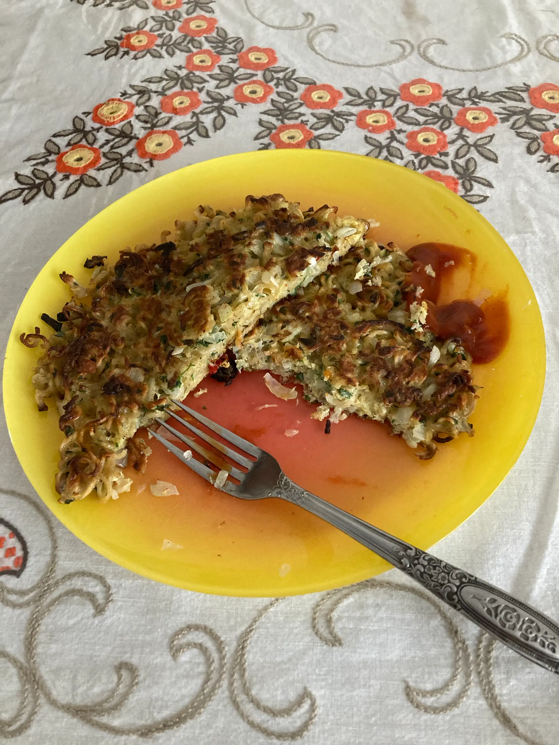 A cook's photo of Noodles Omelette