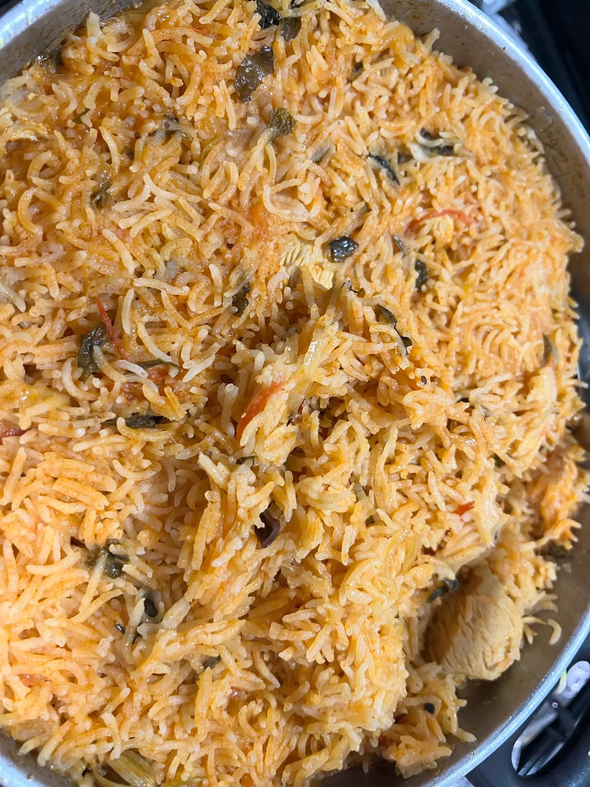 A cook's photo of வெட்டிங் ஸ்டைல் சிக்கன் பிரியாணி
