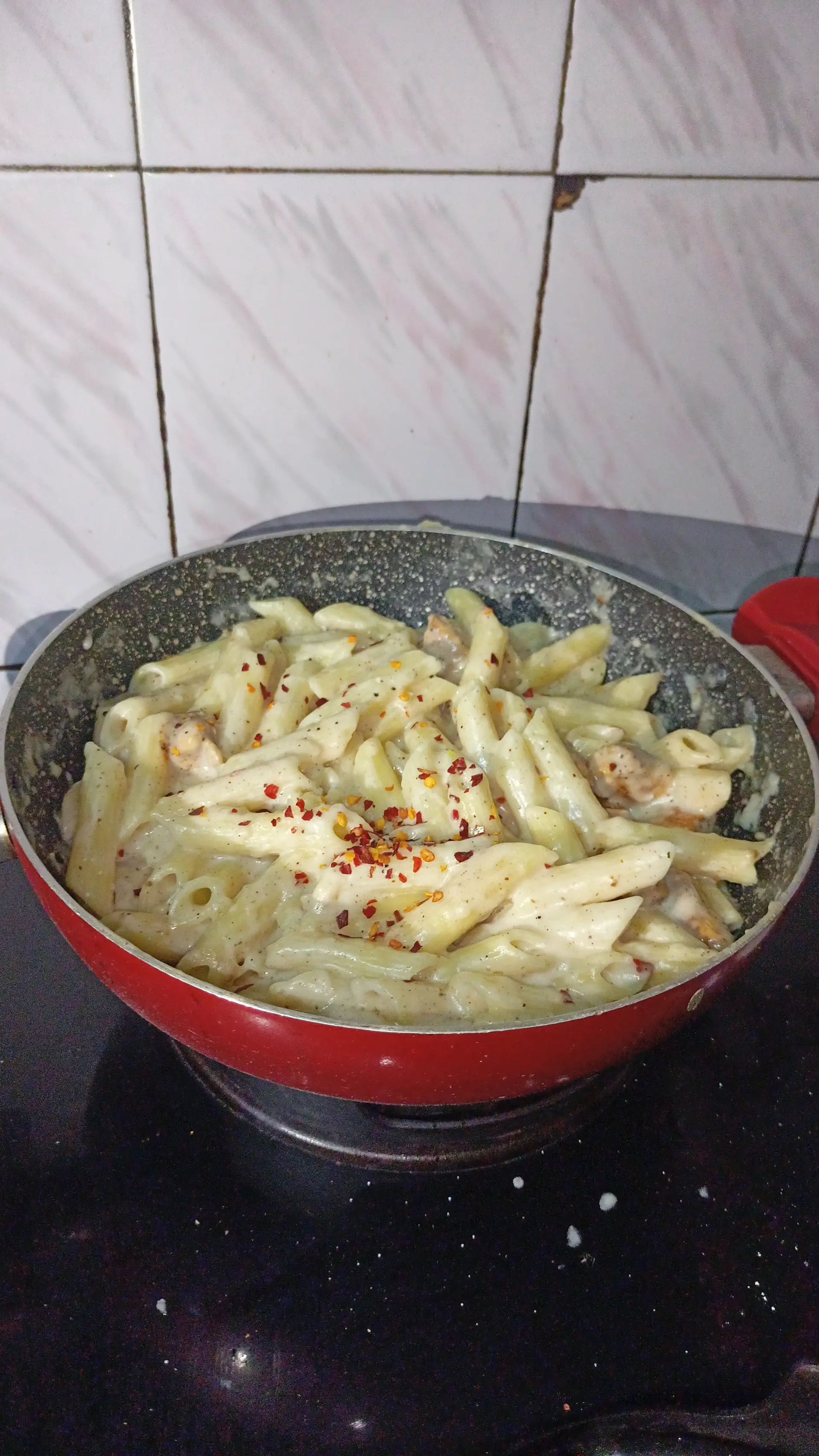 A cook's photo of White Sauce Chicken Pasta