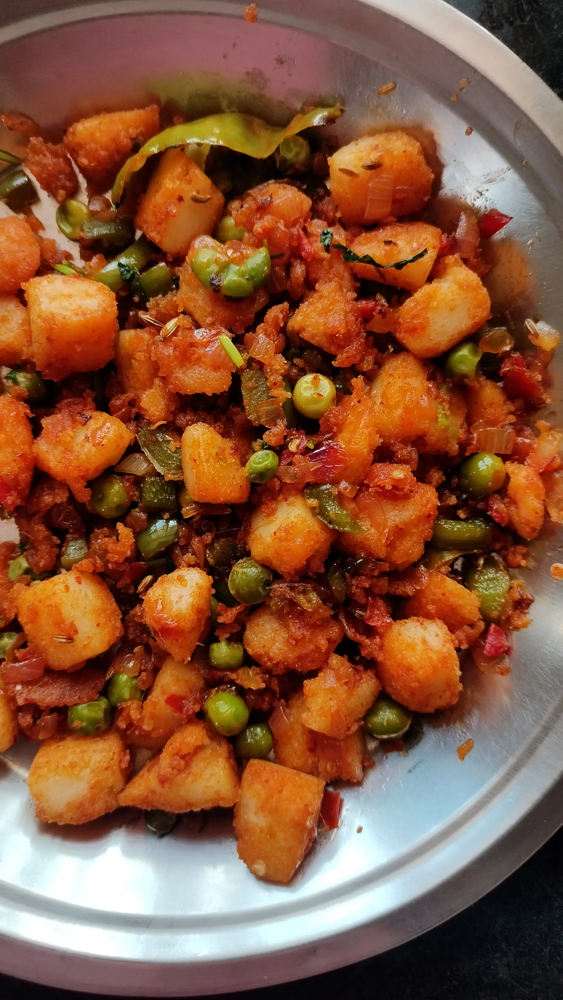 A cook's photo of Kaima Idli
