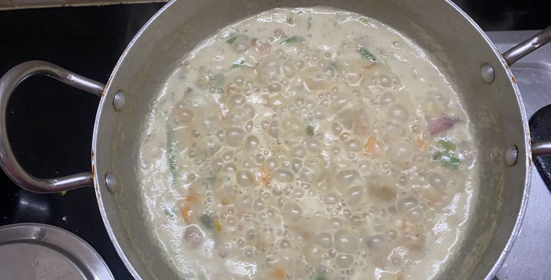 A cook's photo of उडुपी वेल्लई कुरमा