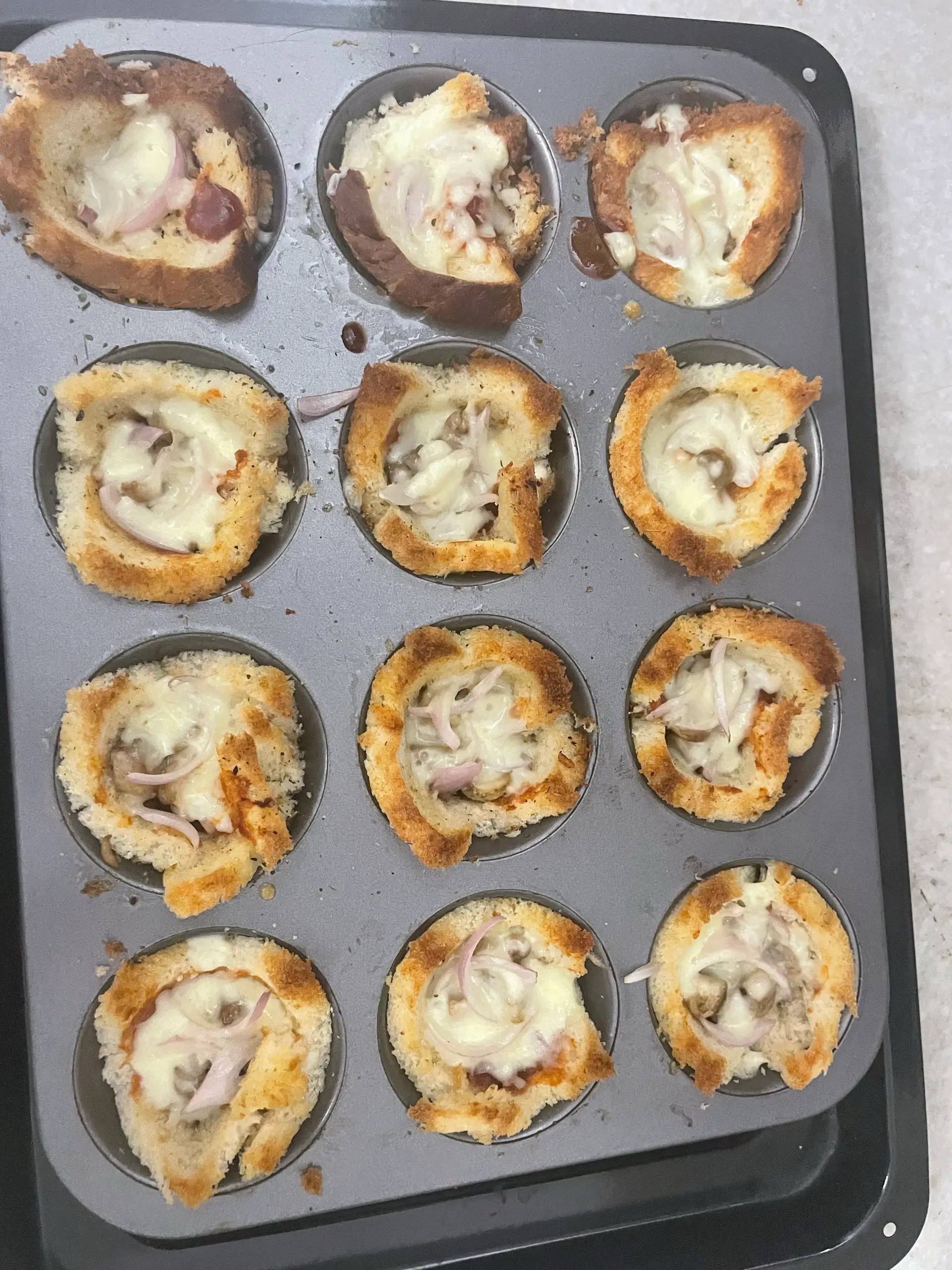 A cook's photo of Bread Pizza Cups